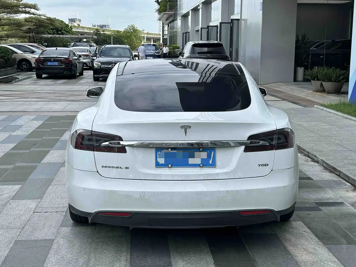 Photo 5 - Tesla Model S