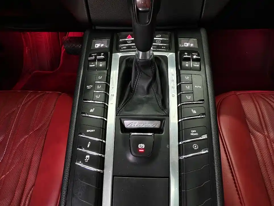 Porsche Macan 2016 Macan 2.0T фото 15