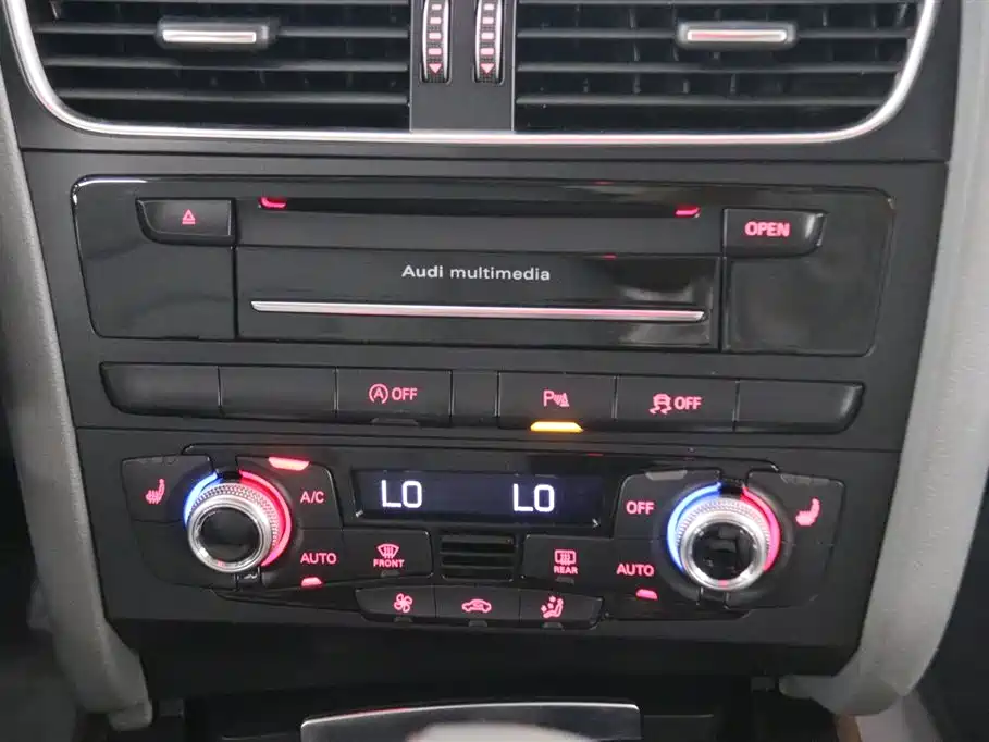 Фото 9 - Audi A4L