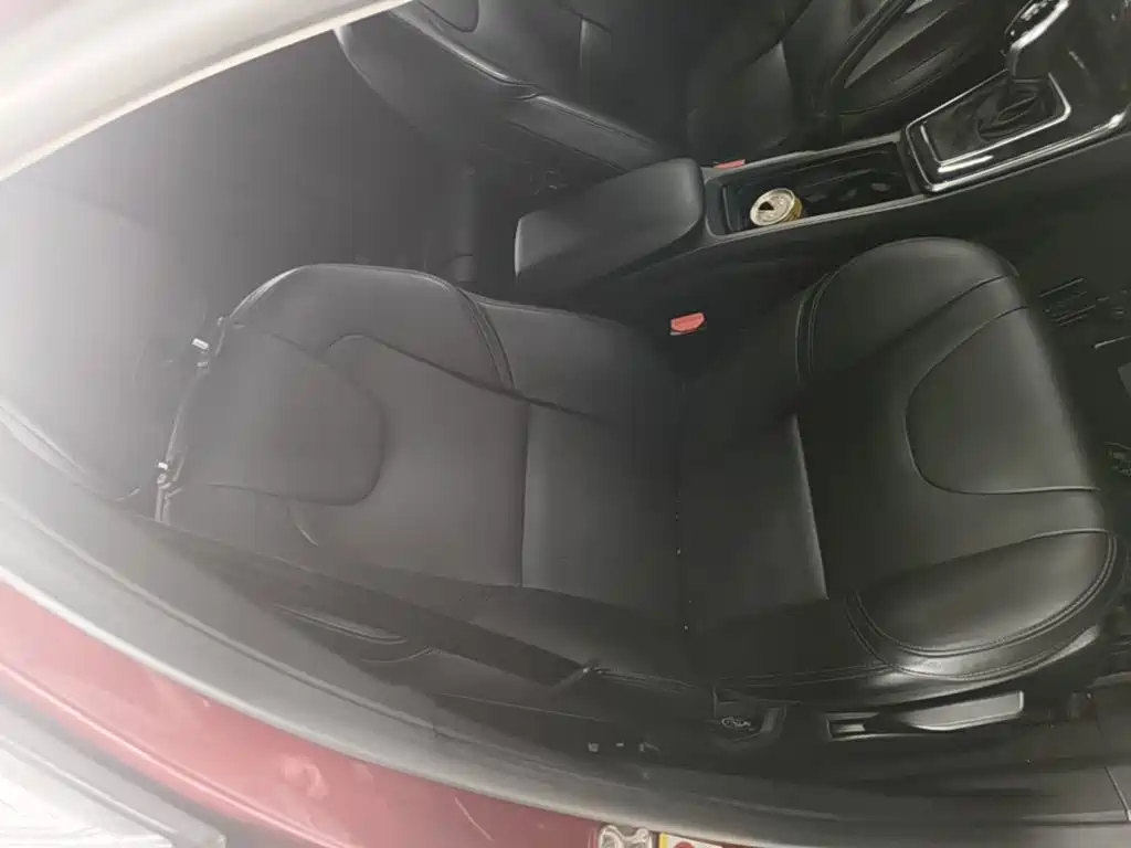 Фото 25 - Volvo V40