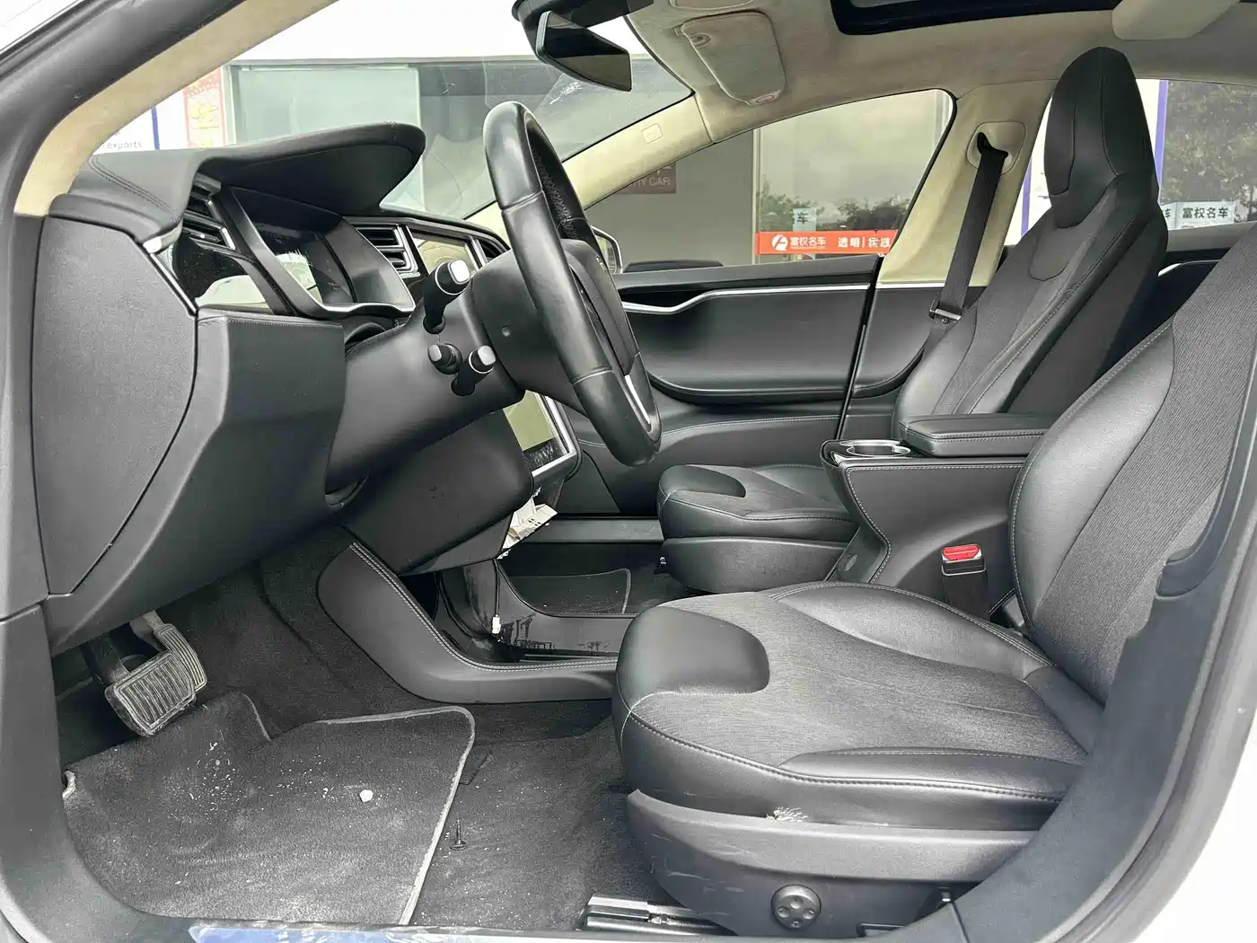 Photo 9 - Tesla Model S