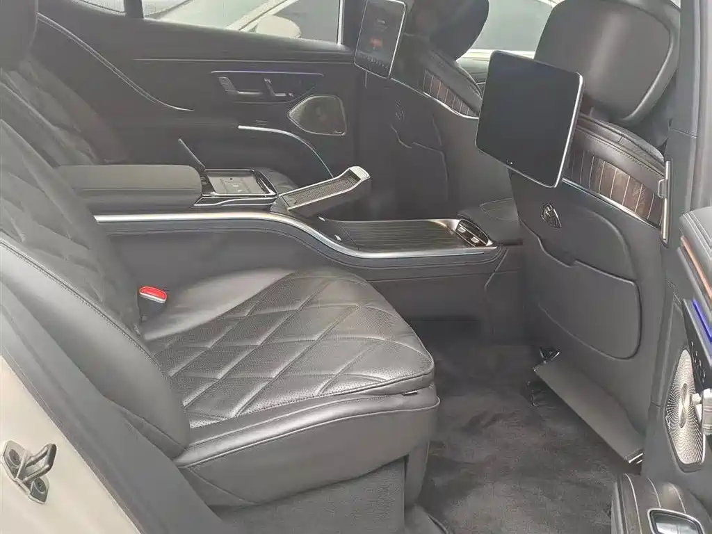 MERCEDES-BENZ MAYBACH EQS SUV