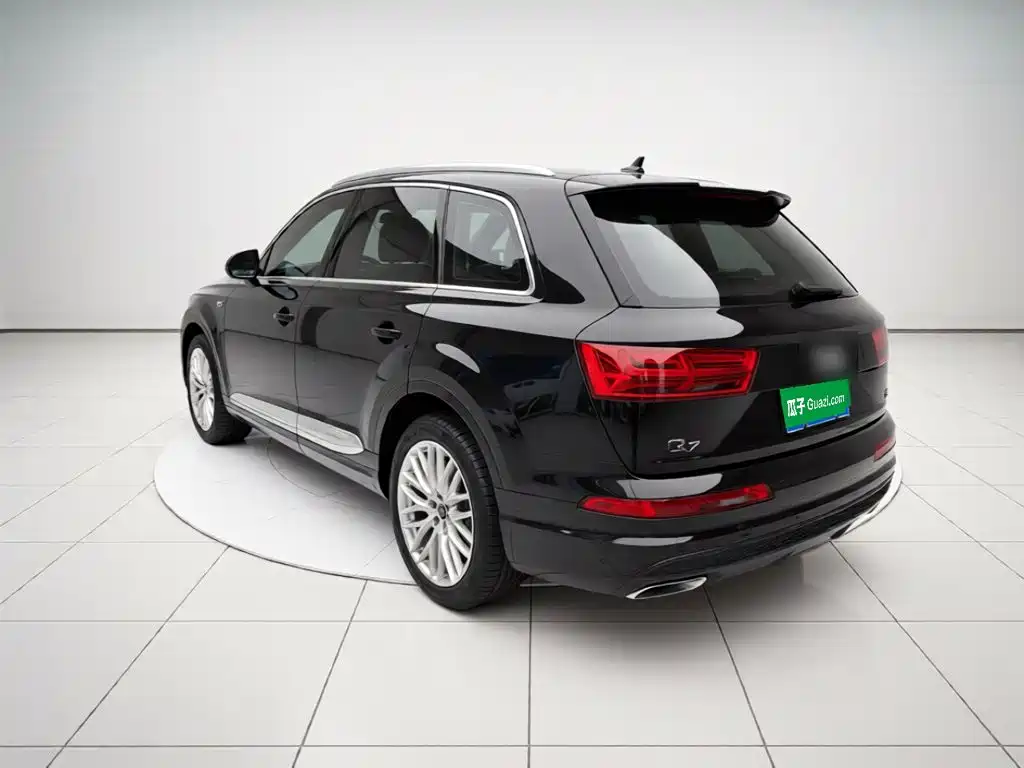 Photo 4 - Audi Q7