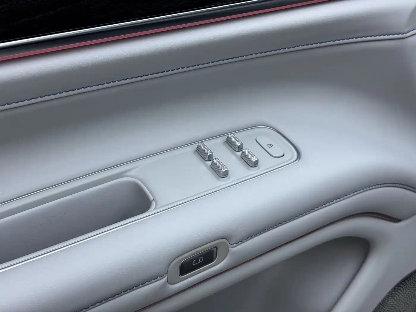  AITO Wenjie AITO M9 2024 Range Extender Max Edition 42kWh 6-seater 10