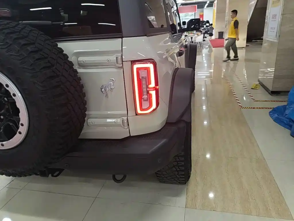 Ford Bronco 2025 2024 2.3T Badlands