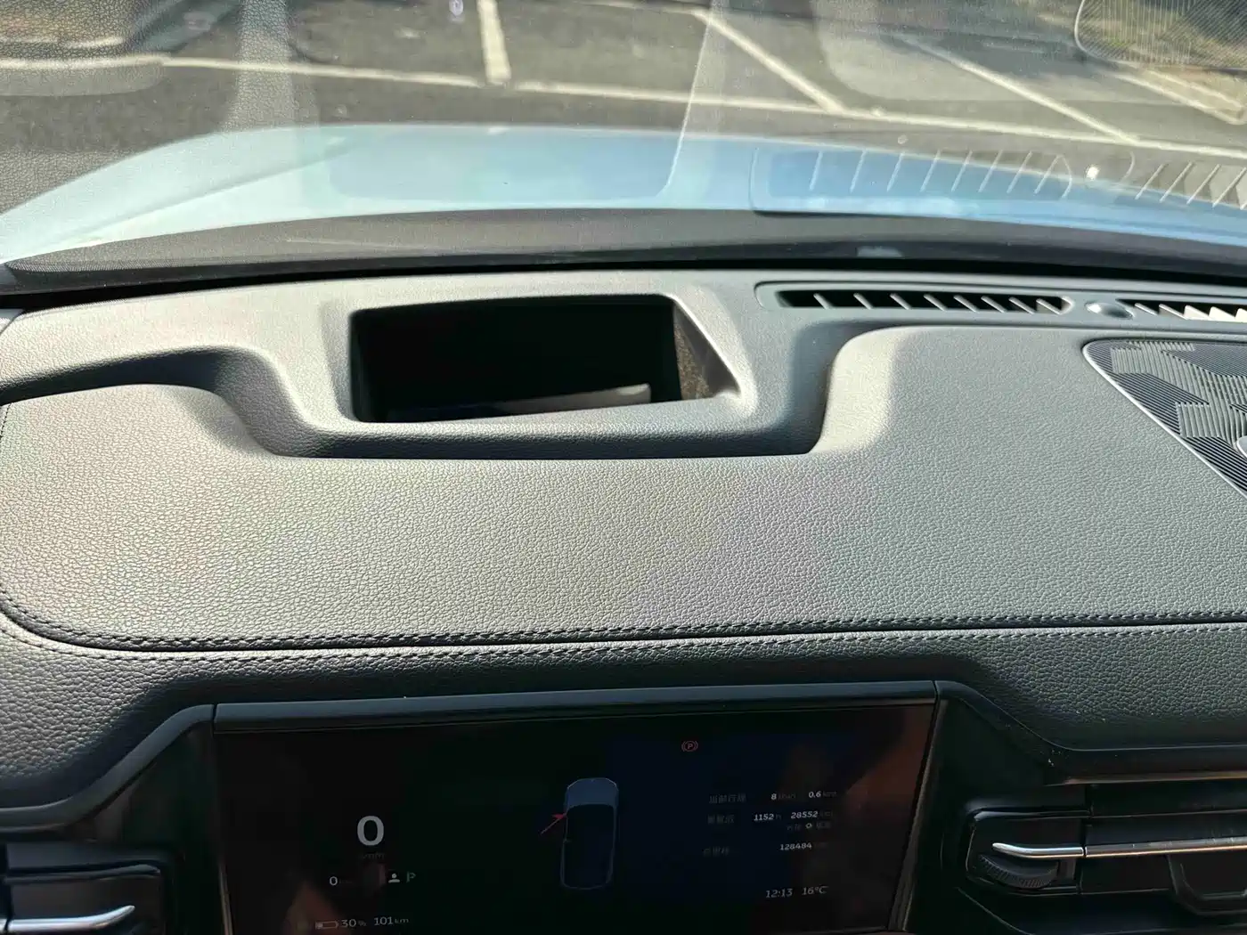 NIO ES8 2019 2018 355KM Base Model 7-Seater Version