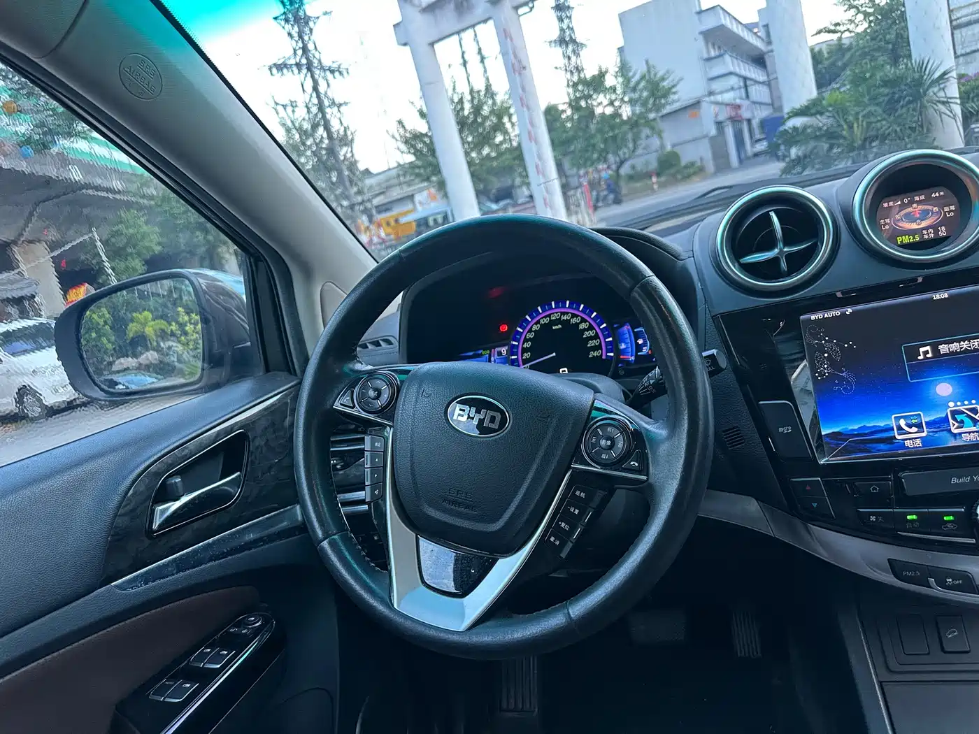 BYD S7 2016 2016 2.0T Automatic Premium Model
