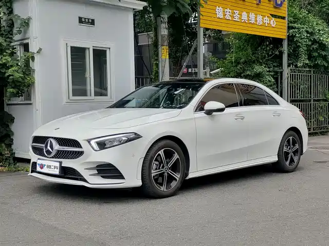 Mercedes-Benz A A 200 L, Спорт-седан Стиль