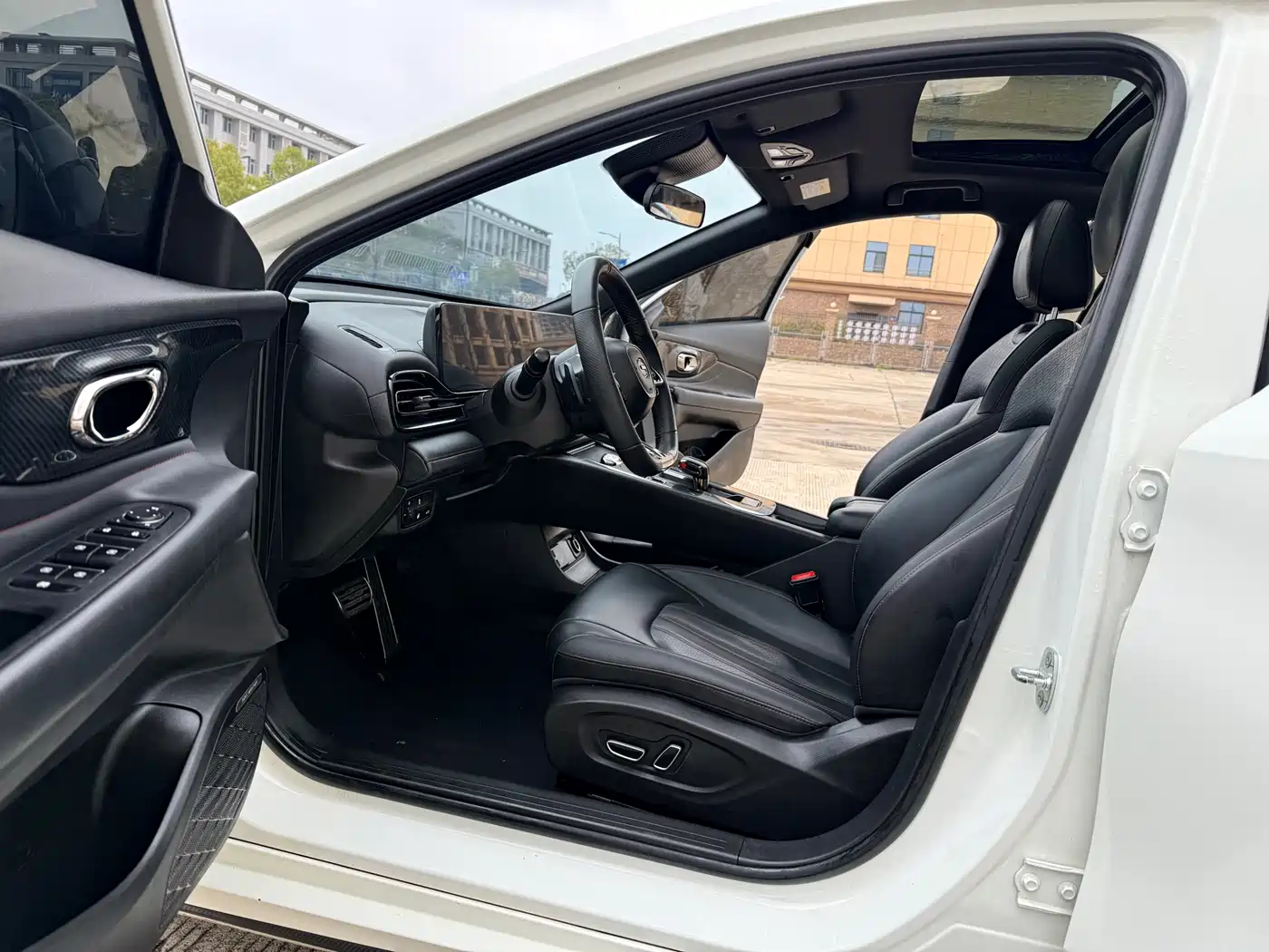 GAC Trumpchi Trumpchi Emkoo 2023 270T DCT J15 Edition фото 18