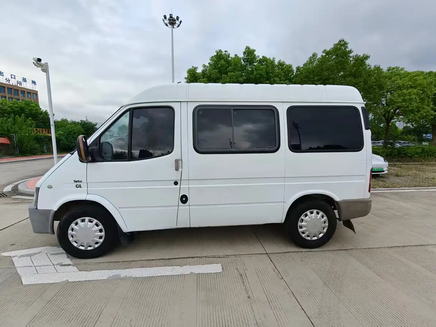 Ford Classic Transit 2016 2016 Model 2.8T Diesel Short Wheelbase 6-Seat Medium Roof Multi-Purpose Vehicle JX493ZLQ4