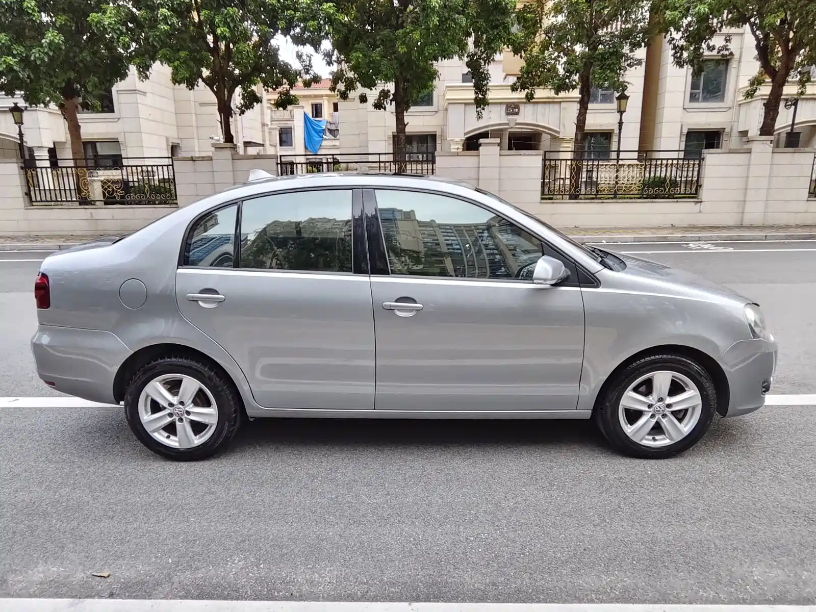 Photo 4 - Volkswagen Polo