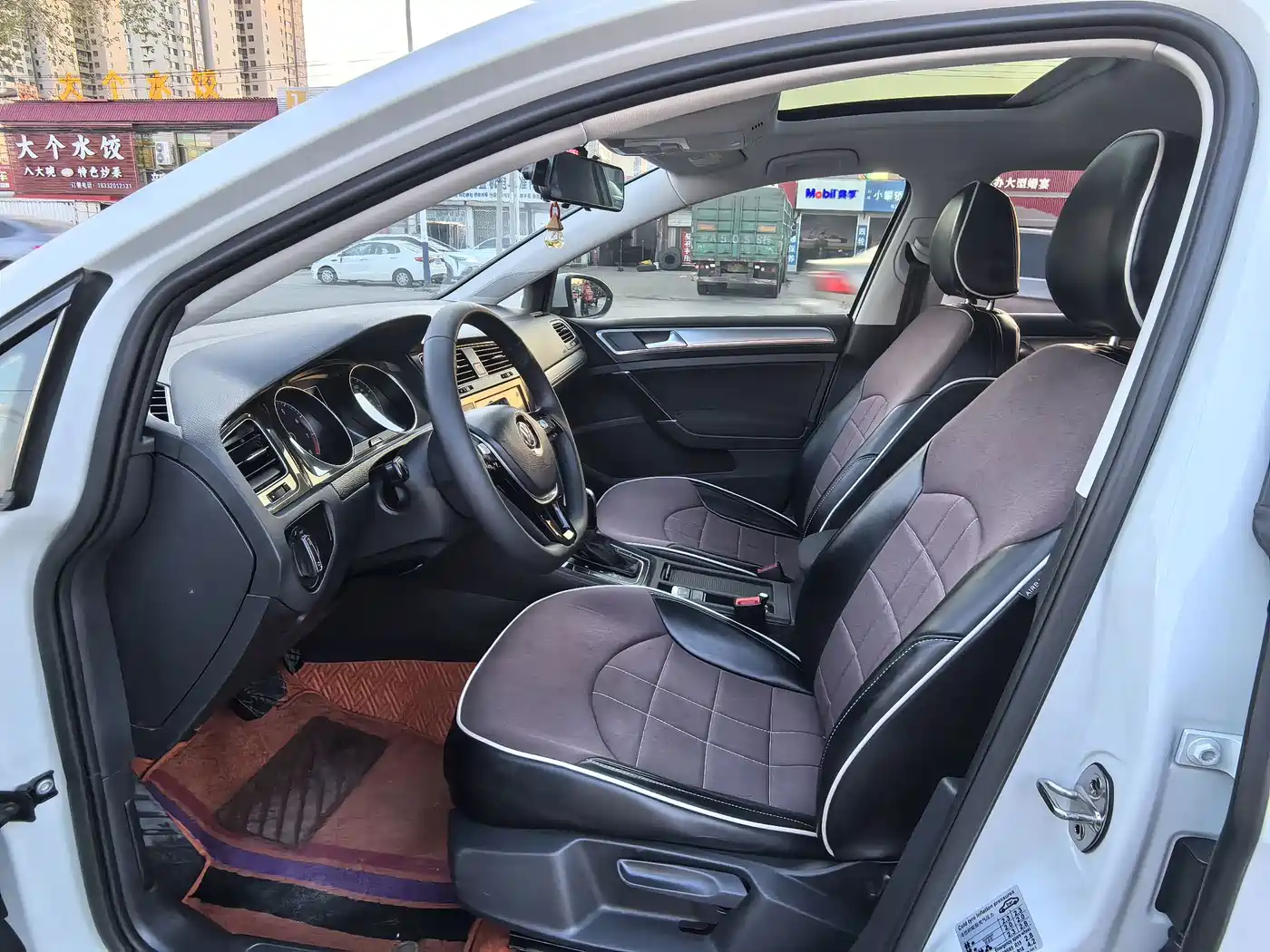 Фото 8 - Volkswagen Golf