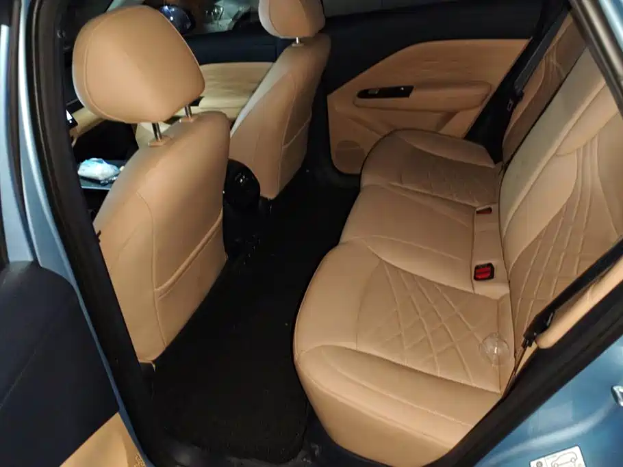 ARCFOX T1 2025 2025 425 Base Version