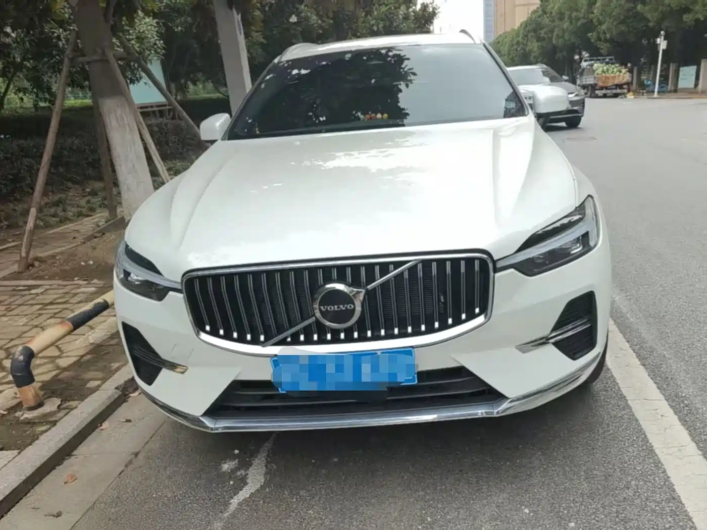 Volvo XC60 2024 B5 AWD Zhiyi Luxury Edition