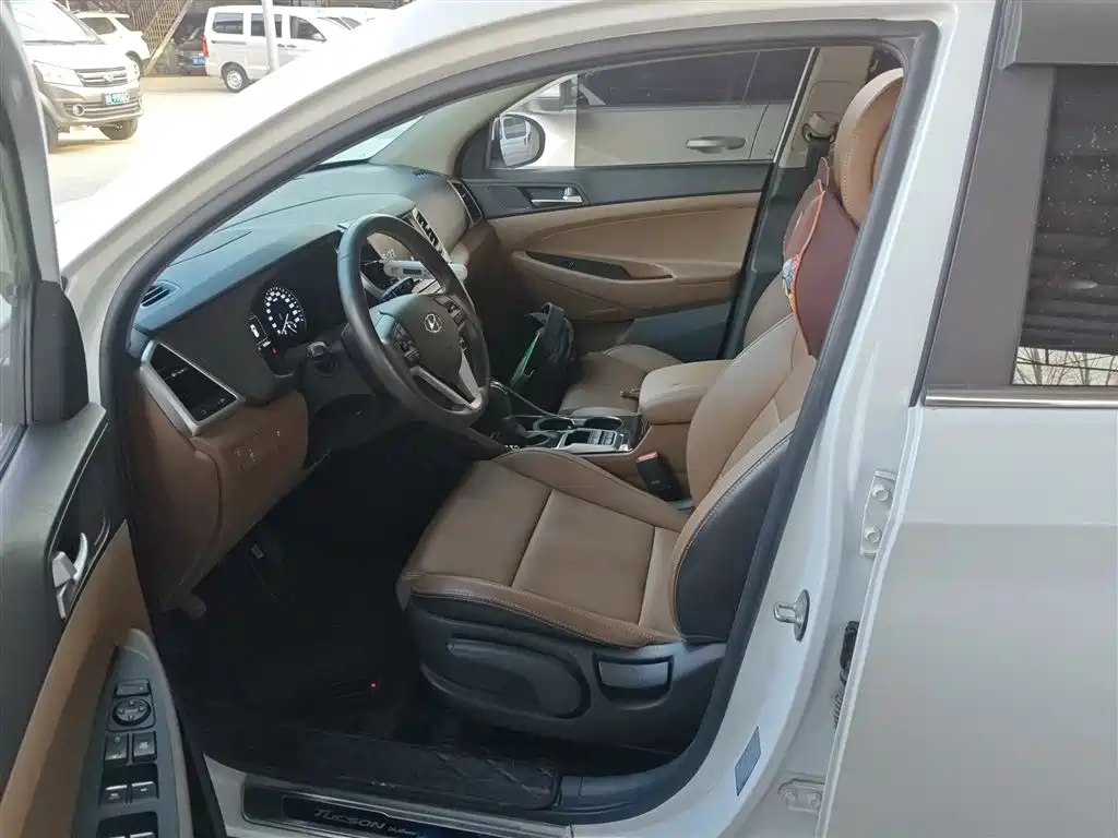 Hyundai Tucson 2015 1.6T Dual Clutch 2WD Smart фото 11