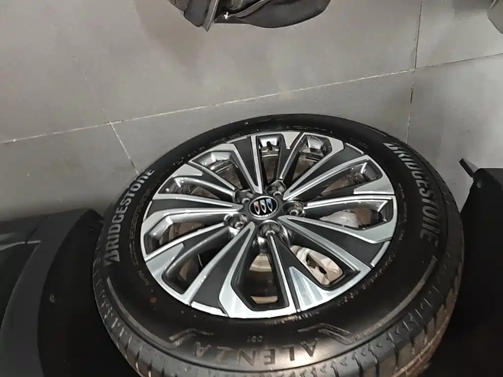 Buick Envision Plus 2026 2025 Enclave Plus 28T 2WD Platinum Edition