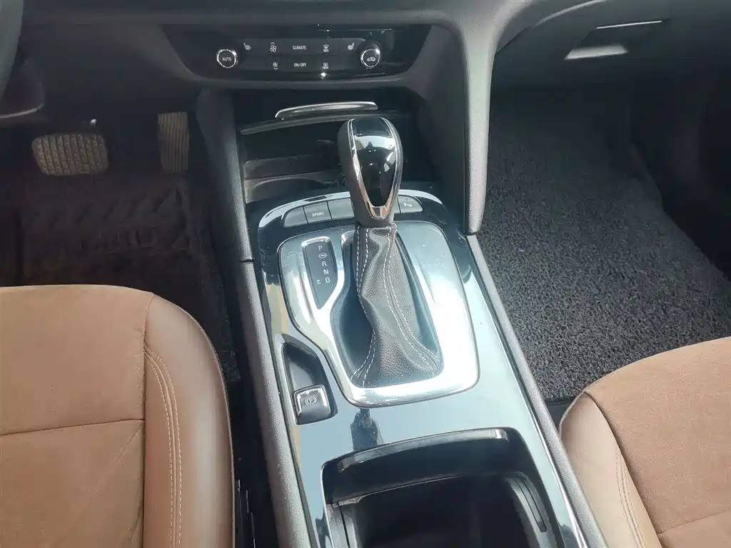 Buick Regal 2017 20T Elite Type фото 14