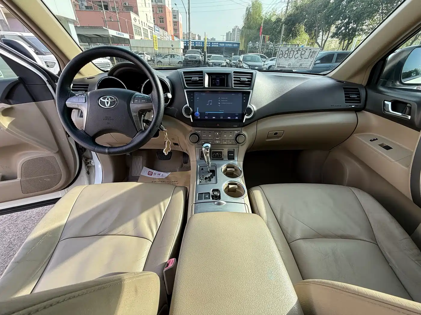 Toyota Highlander 2011 2.7L 2WD 7-seat Luxury Navigation фото 8