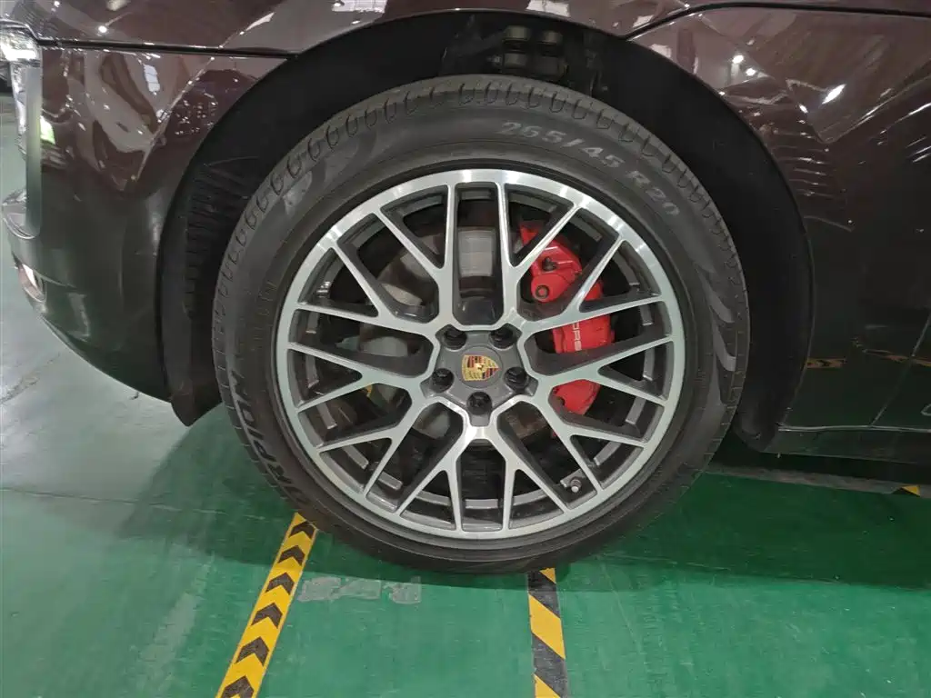 Porsche Macan 2017 Macan GTS 3.0T фото 25