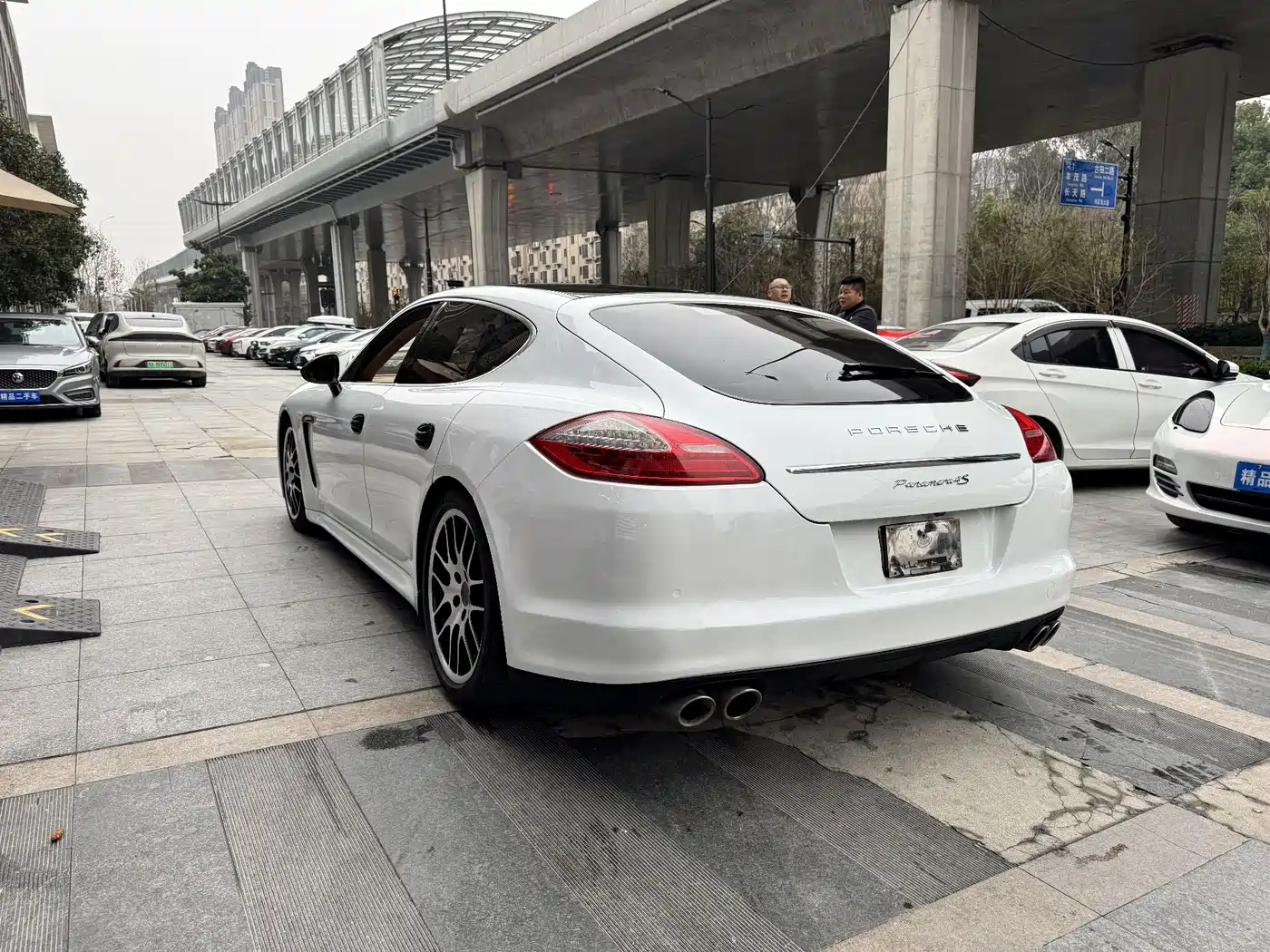 Porsche Panamera 2010 Model Panamera S 4.8L фото 15