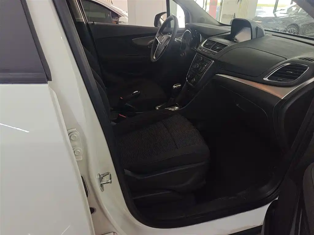 Buick Encore 2015 1.4T Automatic 2WD Urban Elite фото 18
