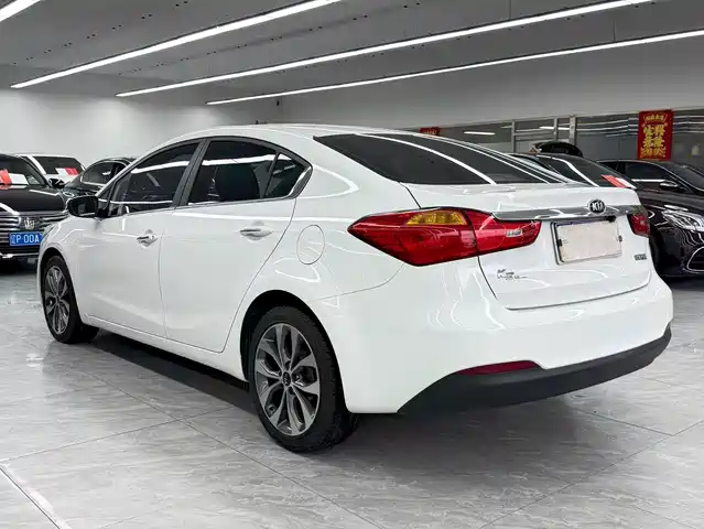 Kia K3 2013 1.6L Automatic GLS — фото 4