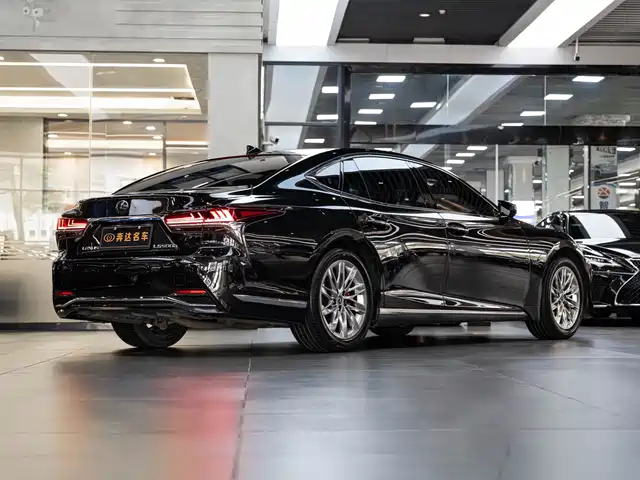 Lexus LS 2020 500h Luxury (China VI) — фото 3