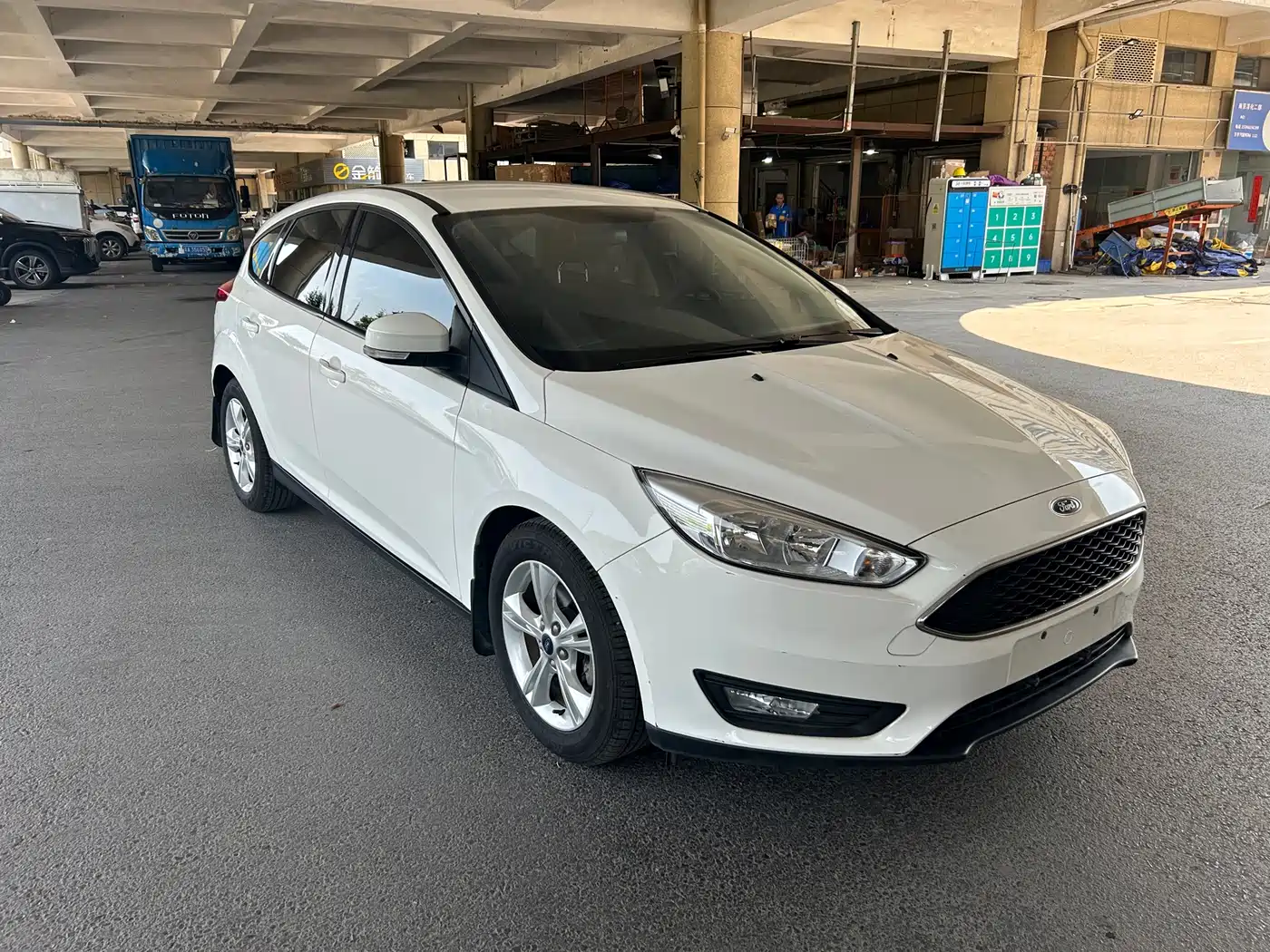 Фото 2 - Ford Focus