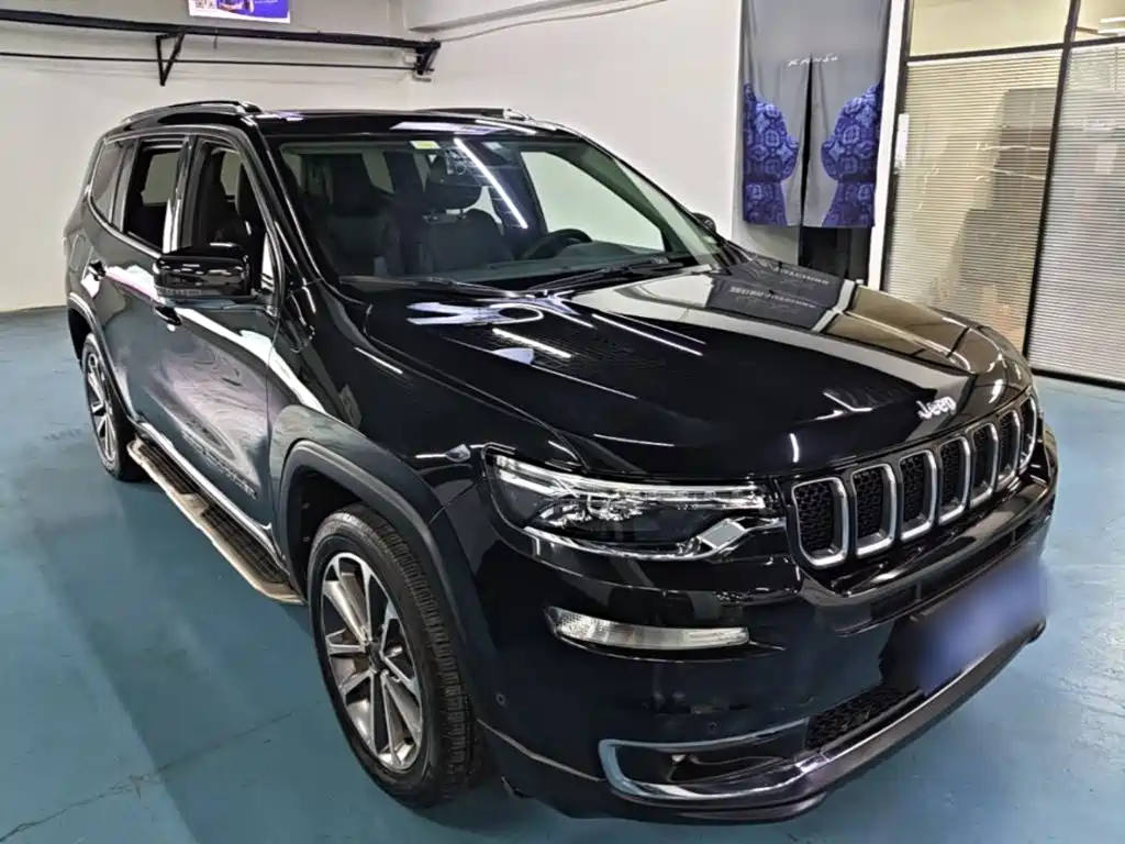 Фото 4 - Jeep Grand Commander