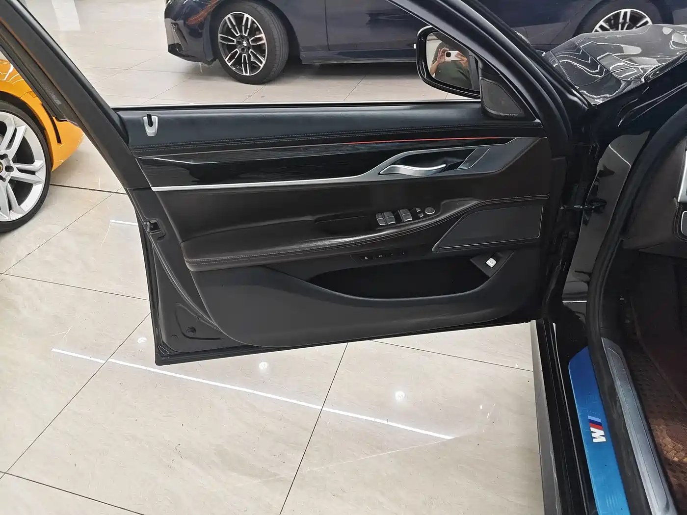 Photo 5 - BMW 7 Series
