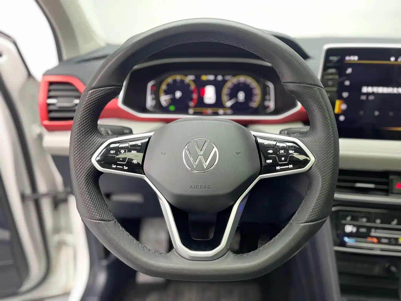 VOLKSWAGEN TUYUE