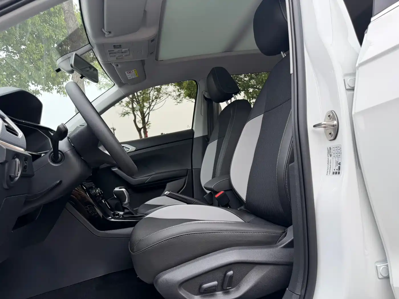 VOLKSWAGEN EXPLORING THE SHADOW