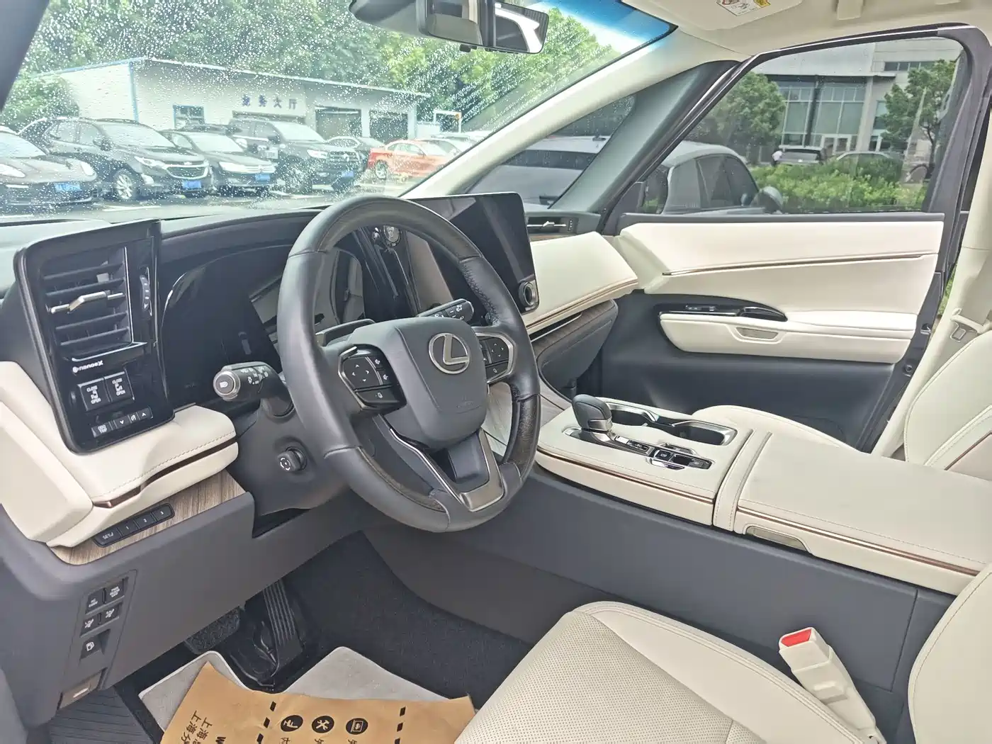 Lexus LM 2025 2023 350h 7-Seater Elegance Edition