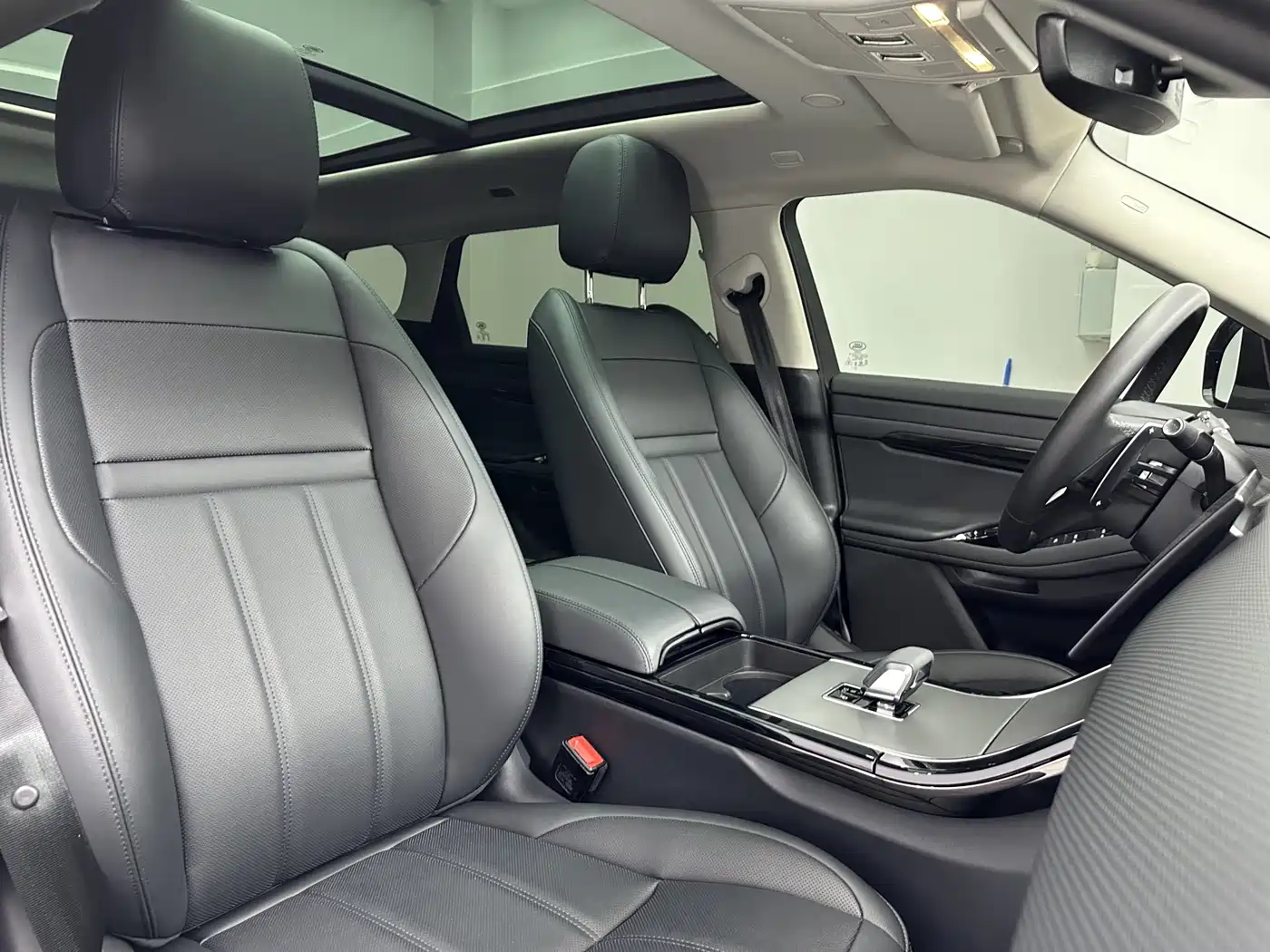 Land Rover Range Rover Evoque 2025 2024 Range Rover Evoque L 200PS Glowing Elegance Edition