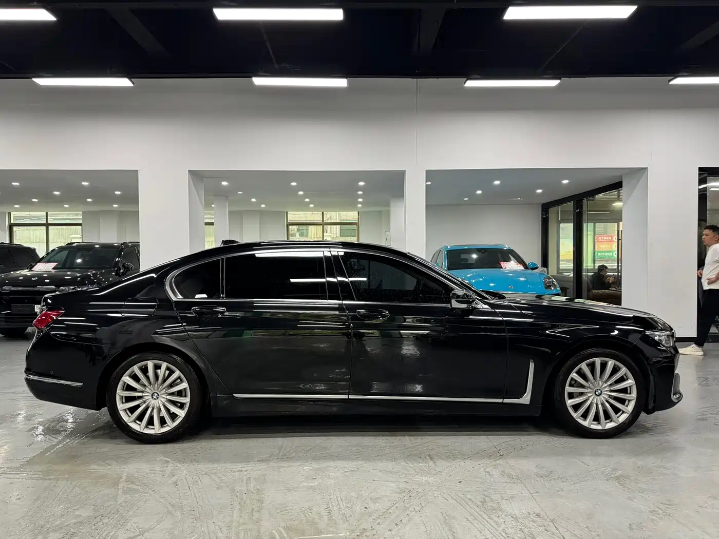 BMW 7-SERIES