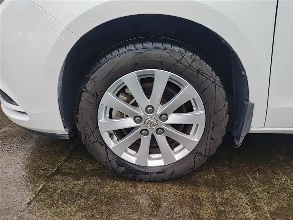 Buick GL8 2018 28T Comfort China VI фото 23