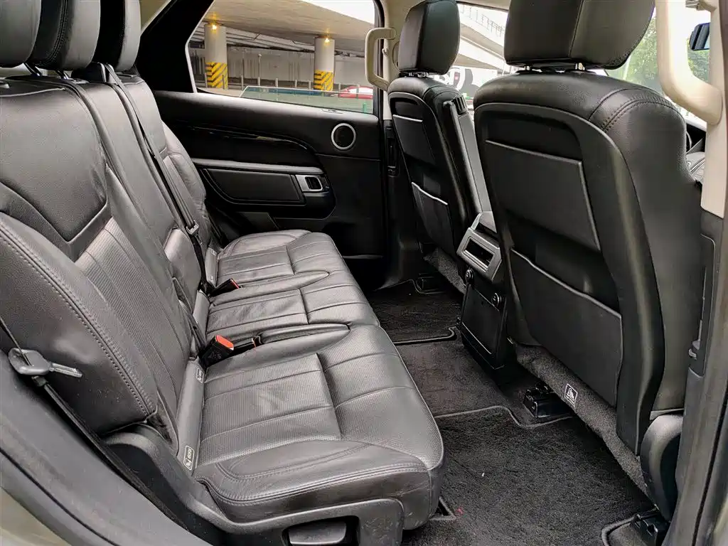 Land Rover Discovery 2017 3.0 SC V6 S фото 11