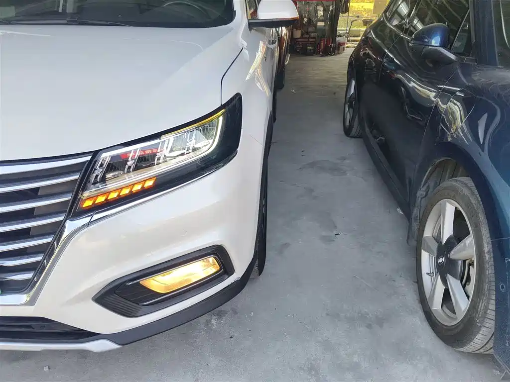 ROEWE RX5 NEW ENERGY