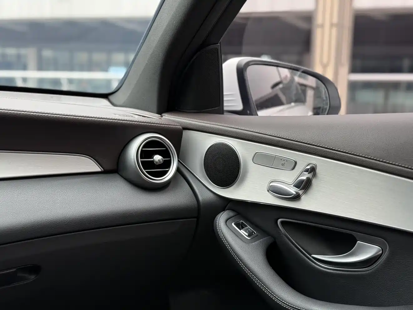 Mercedes-Benz GLC 2022 Facelift III GLC 260 L 4MATIC Dynamic фото 12