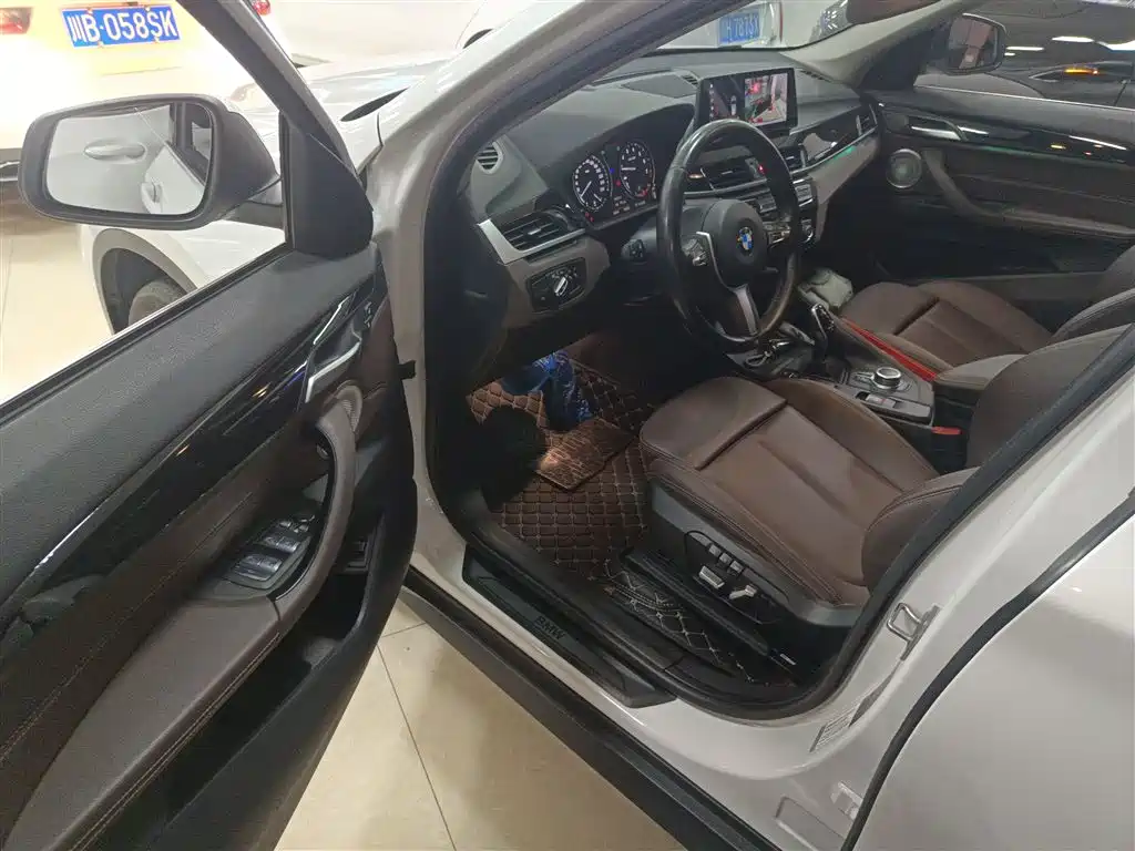 BMW X1 2021 Facelift sDrive25Li Leading фото 16