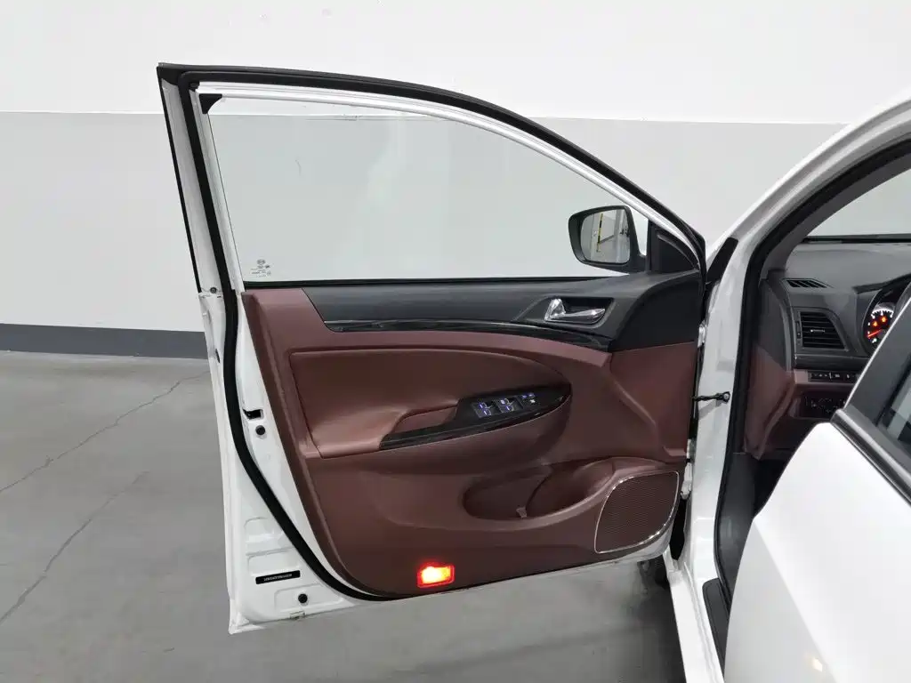 BYD Surui 2015 2015 1.5L Automatic Luxury Model