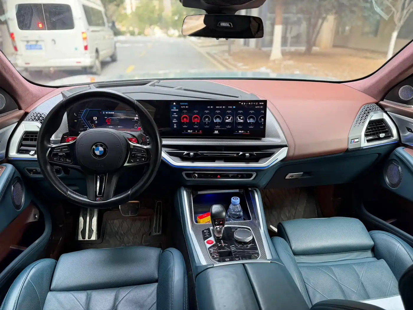 BMW XM 2023 Model Base фото 8