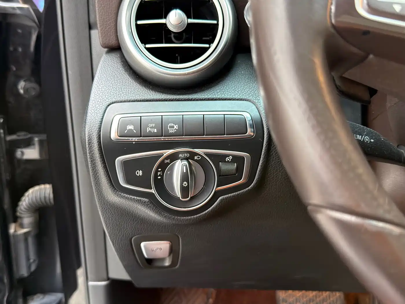 Mercedes-Benz GLC 2018 GLC 260 4MATIC Luxury фото 16