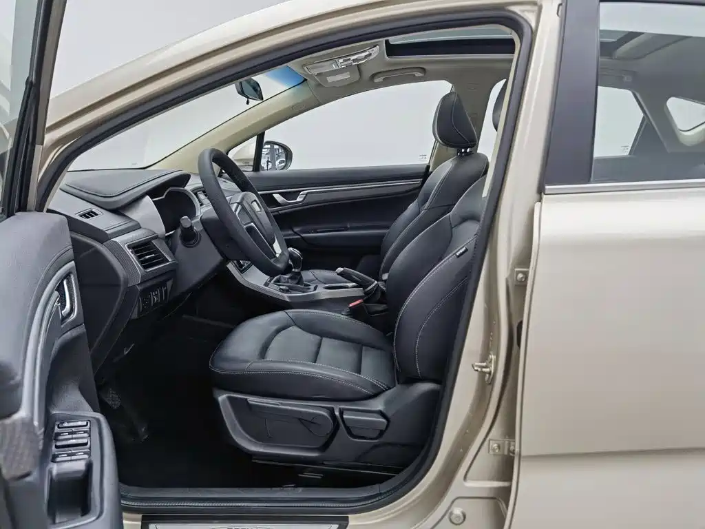 Photo 10 - Geely Emgrand GS