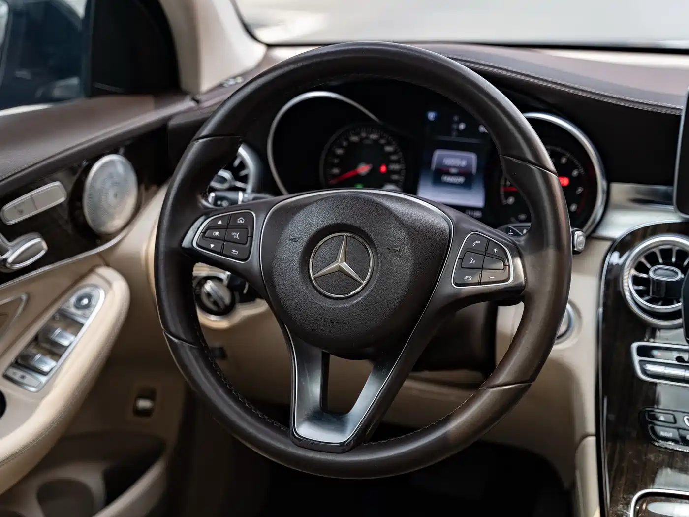 Mercedes-Benz GLC 2016 GLC 260 4MATIC Dynamic фото 10