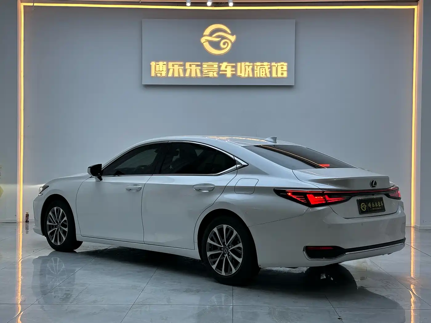 Lexus ES 2024 200 Premium Edition фото 4