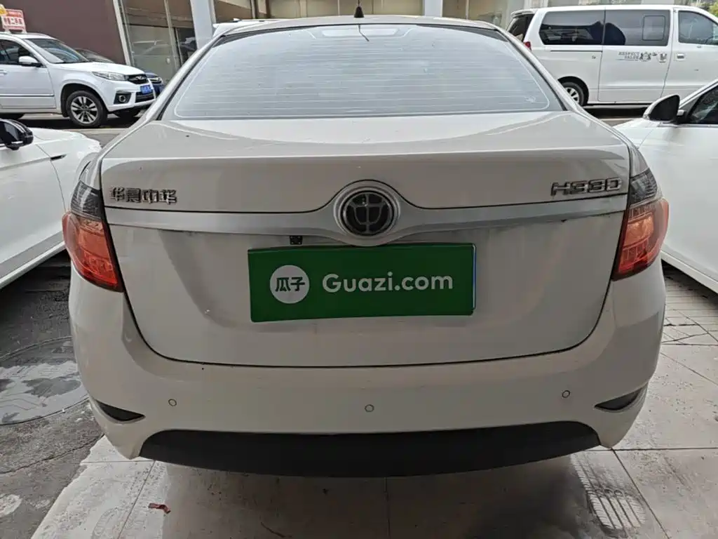 Zhonghua H330 2015 2013 1.5L Automatic Luxury