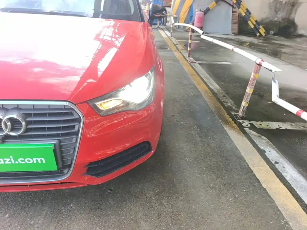 Фото 24 - Audi A1