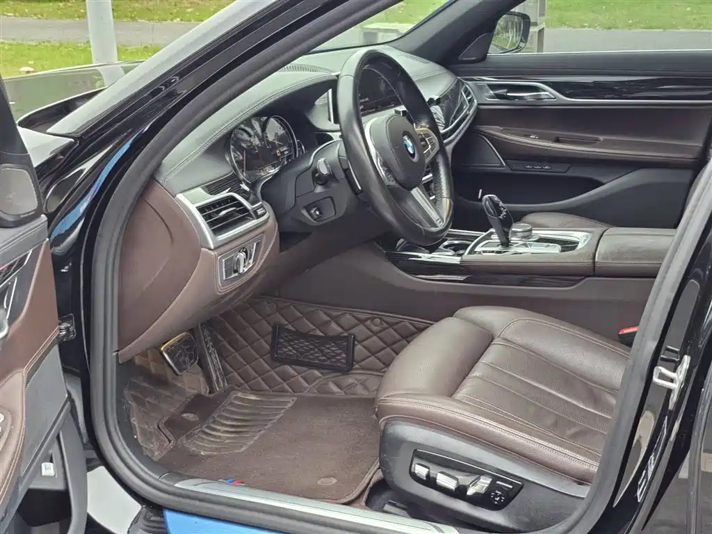 BMW 7 Series 2018 730Li Leading Type M Sport Package фото 11