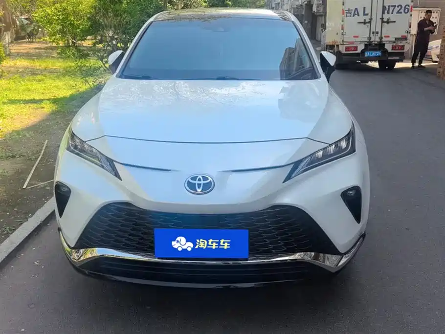 Toyota Venza 2022 2.0L CVT 2WD Luxury фото 2